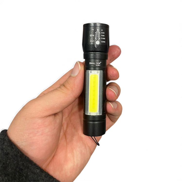 چراغ اسمال سان r911 جیبی و خوش دست و قوی