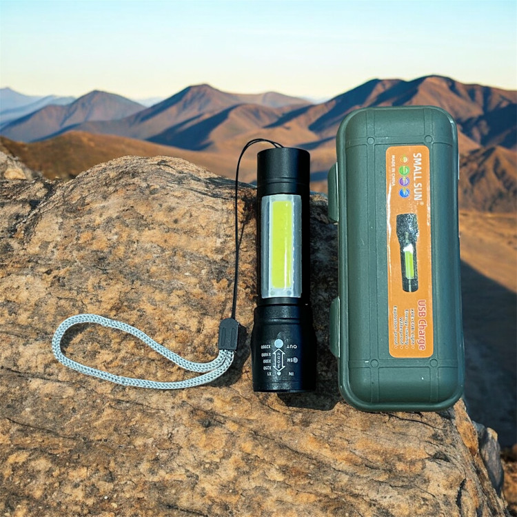 چراغ قوه اسمال سان جیبی در کوهنوردی و طبیعت گردی