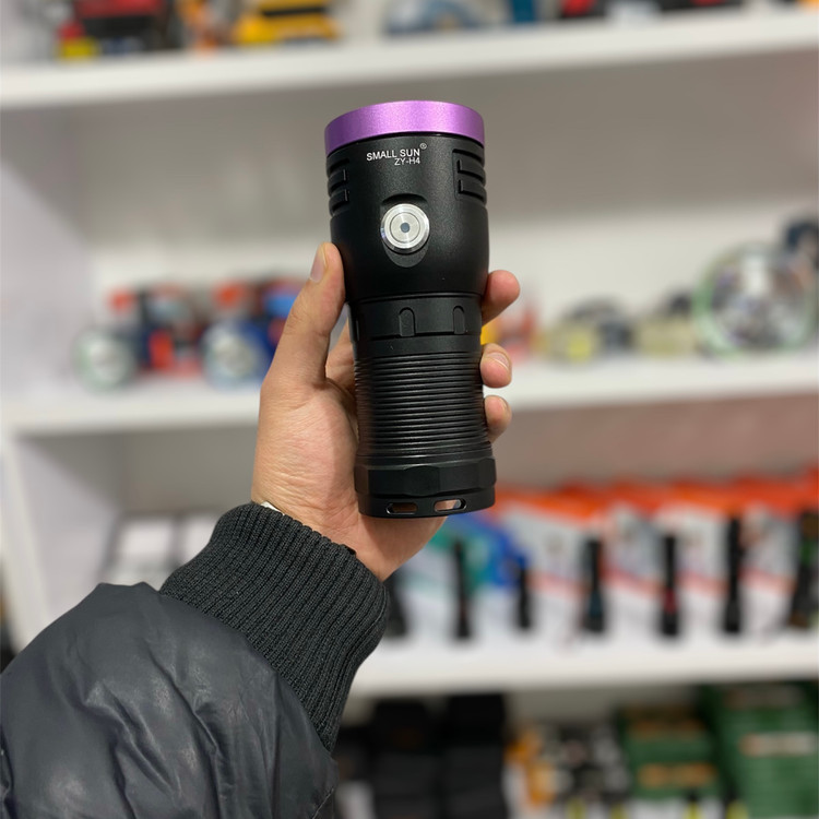 تصویر چراغ قوه UV قوی اسمال سان (Small Sun) مدل ZY-H4 | 80 وات | ماوراء بنفش 365 نانومتری | کارشناسی رنگ خودرو، پول و سنگ