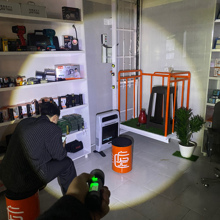 تست نور چراغ قوه ZY-618 اسمال سان